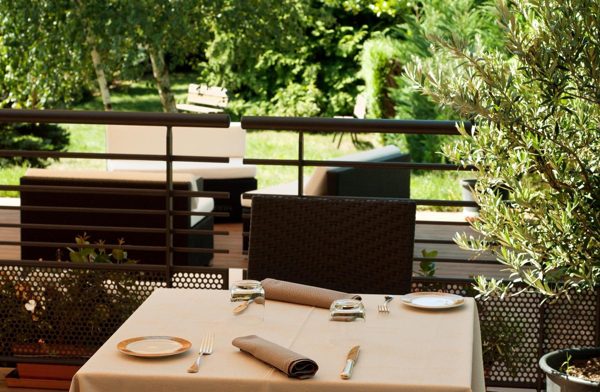 Logis Hotel Le Parc & Spa 상띠뽈리뜨 외부 사진
