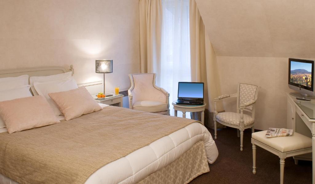 Logis Hotel Le Parc & Spa 상띠뽈리뜨 객실 사진