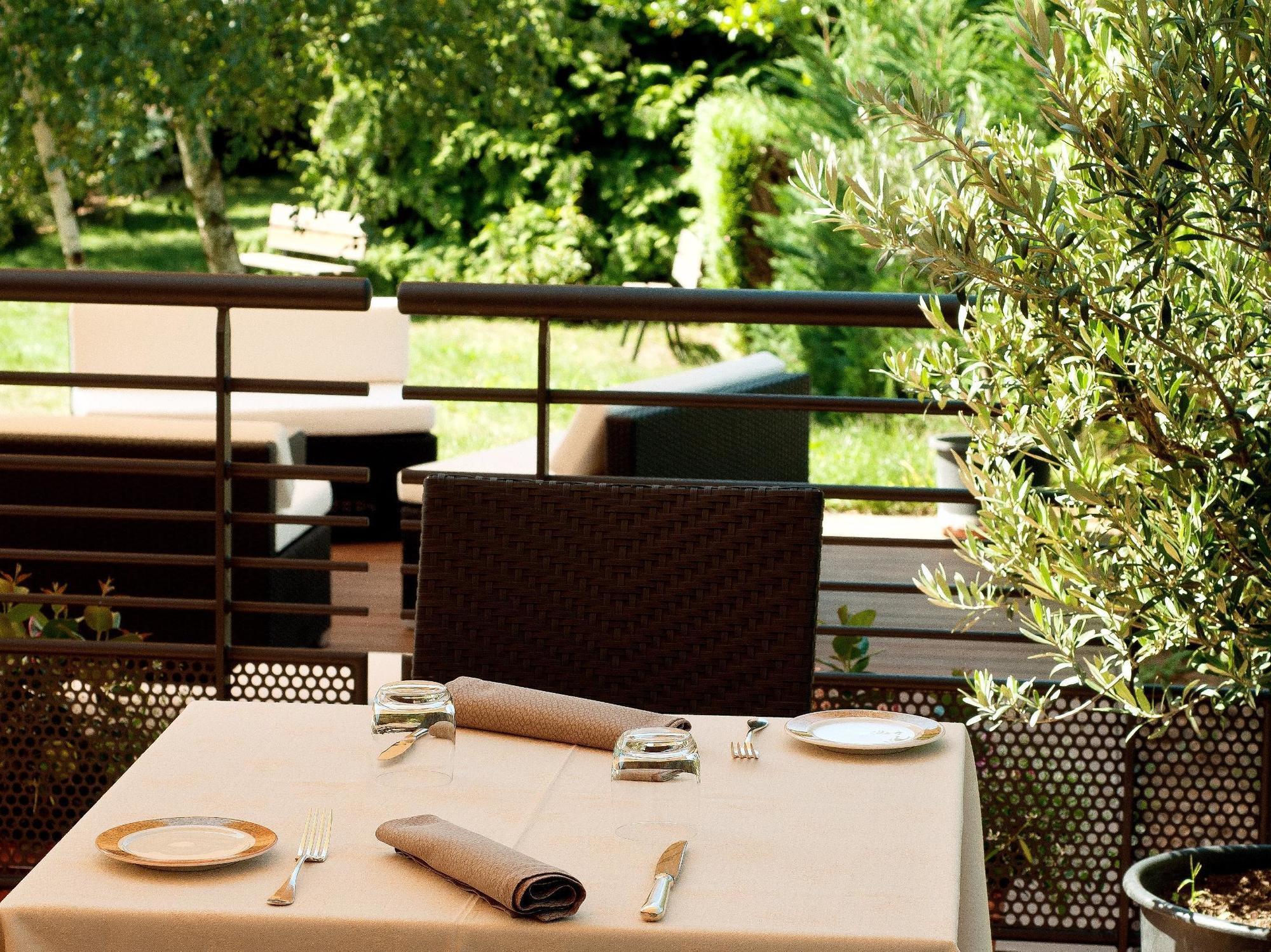 Logis Hotel Le Parc & Spa 상띠뽈리뜨 외부 사진
